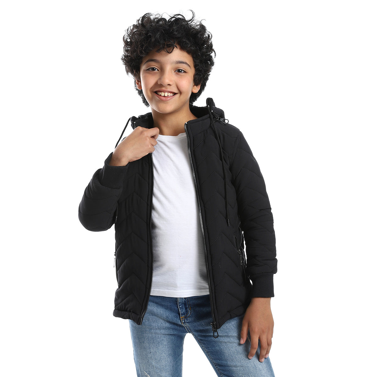 Boys' jacket capotene with zipper and pockets.