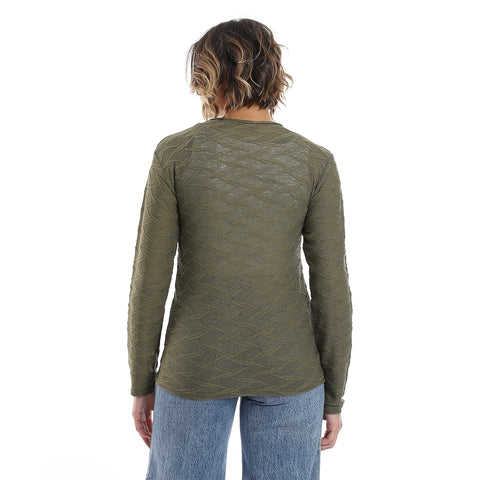 women top with long sleeves