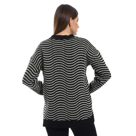 wool women pullover with round neck