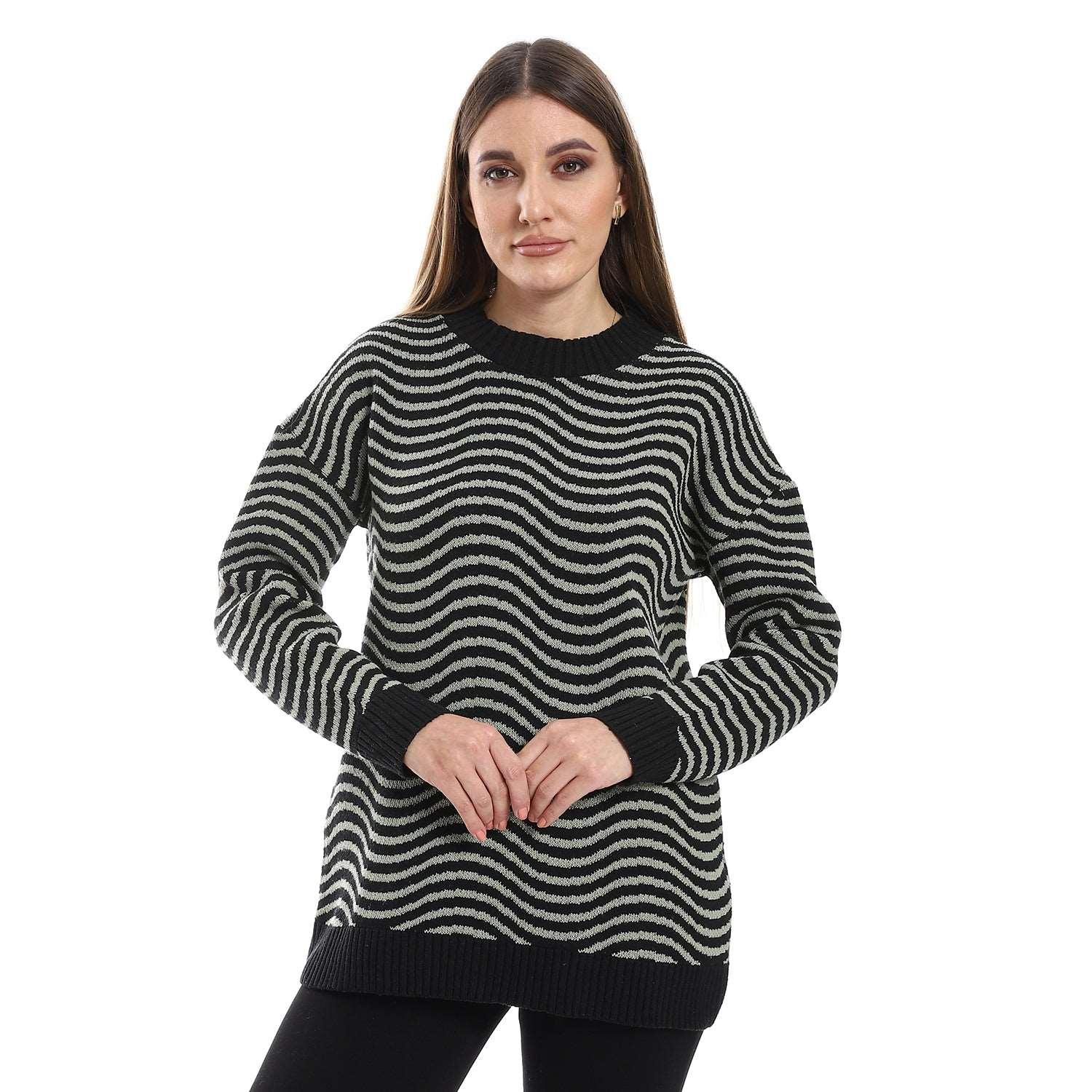 wool women pullover with round neck