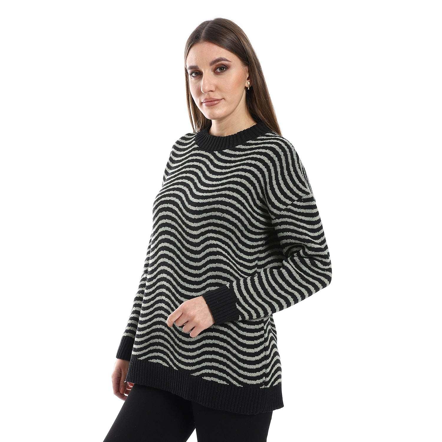 wool women pullover with round neck