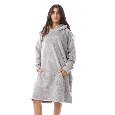 Women Over Size Closed Hoodie With Front Pocket