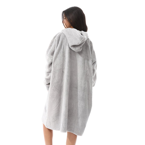 Women Over Size Closed Hoodie With Front Pocket