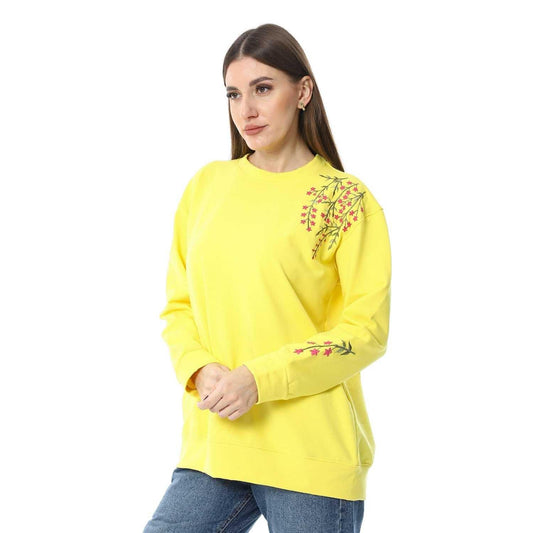 Women t-shirt from Caesar - تيشيرت نسائي مطرزه  