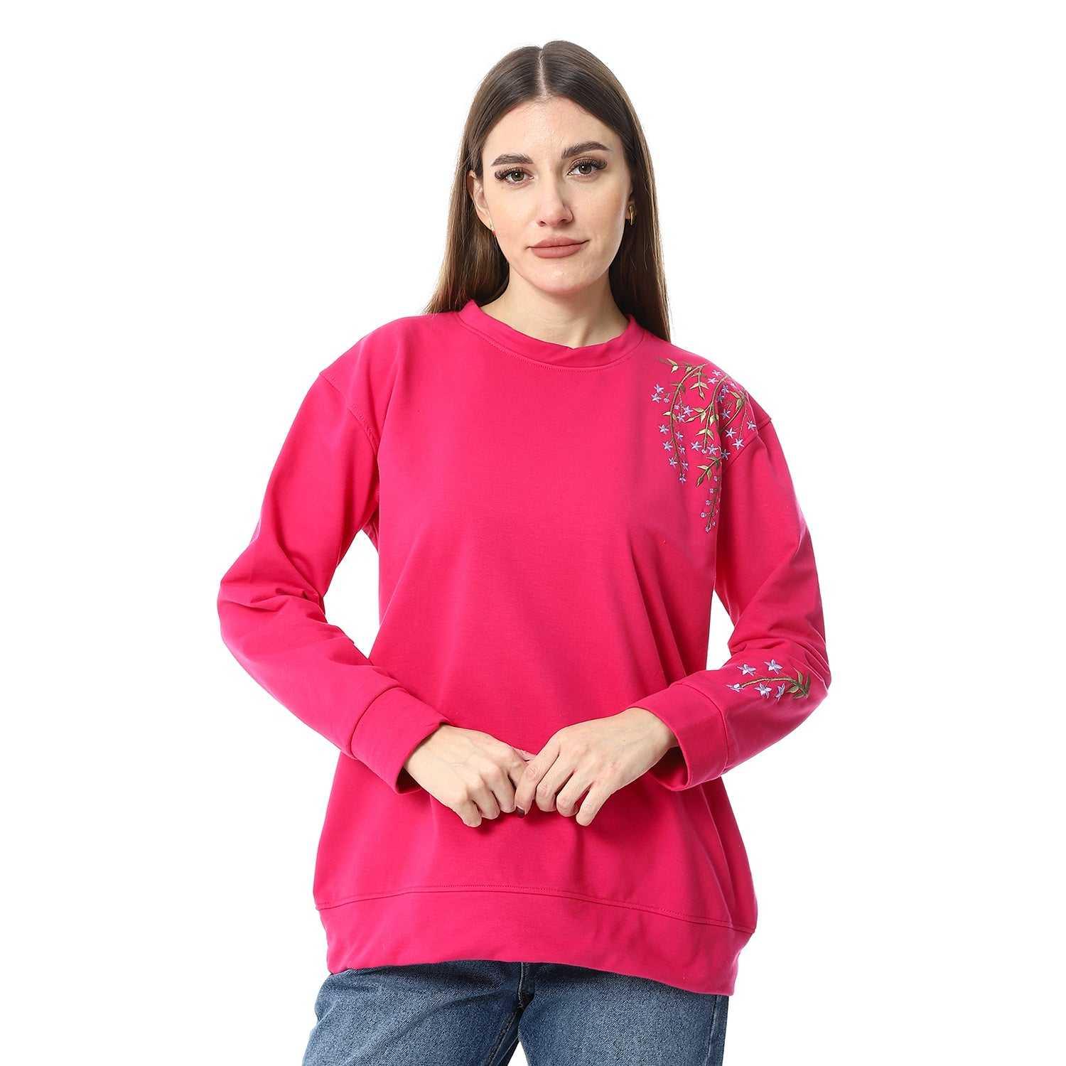 Women t-shirt from Caesar - تيشيرت نسائي مطرزه  