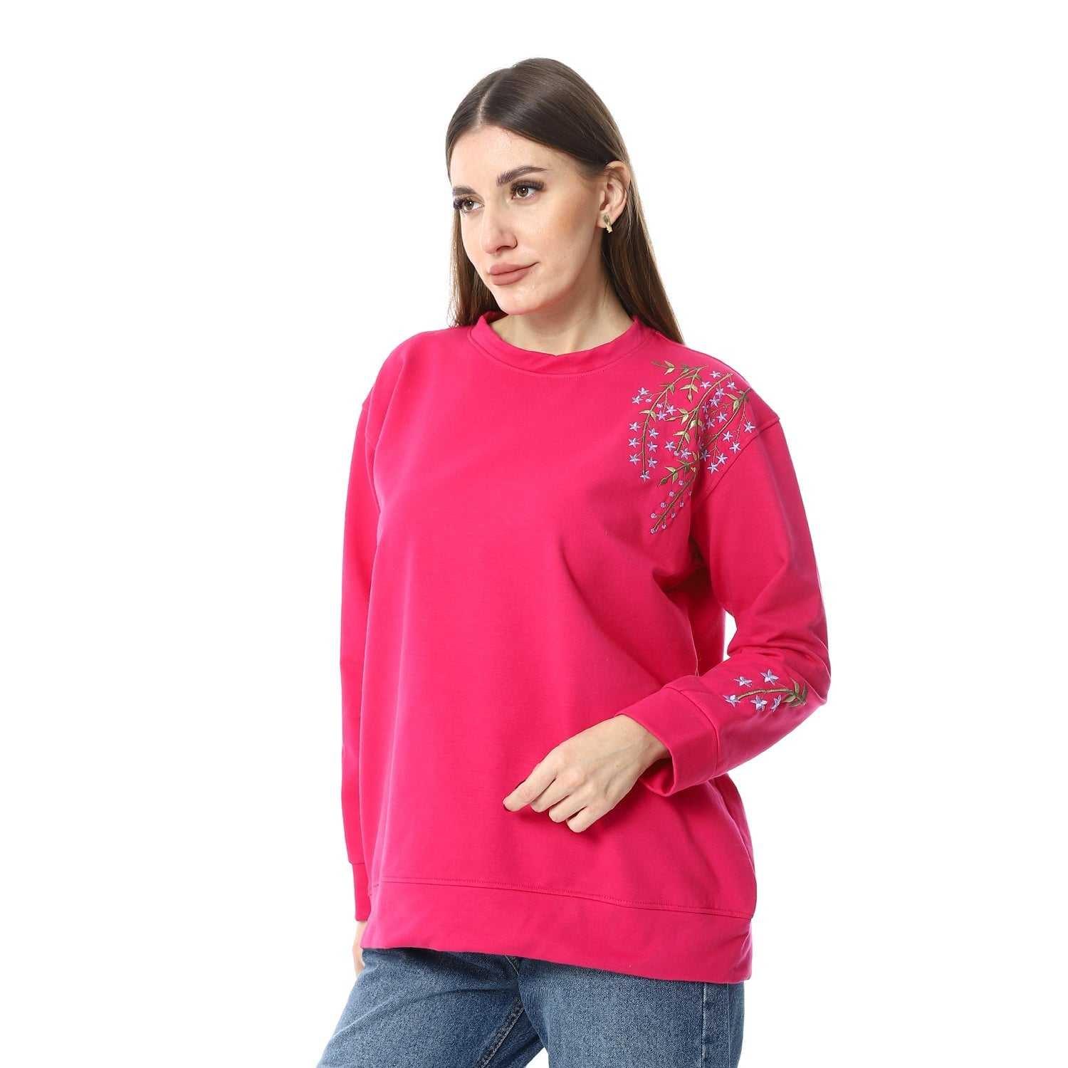 Women t-shirt from Caesar - تيشيرت نسائي مطرزه  