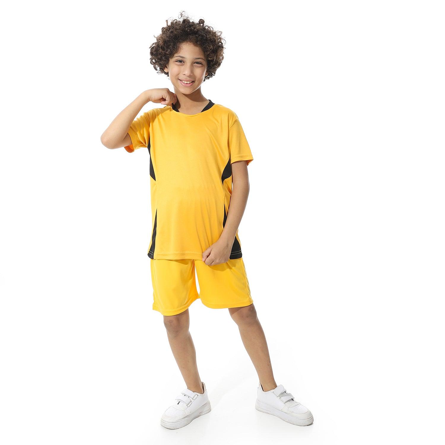 طقم رياضي اولادي بتشيرت رياضي و شورت رياضي - Boys sports t-shirt and shorts 
