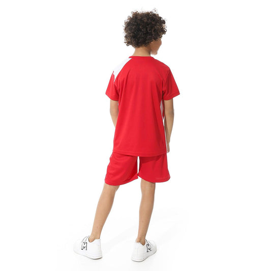 Boys sports kit with sports T-shirt and shorts طقم رياضي اولادي بتيشيرت رياضي و شورت رياضي نص كم 
