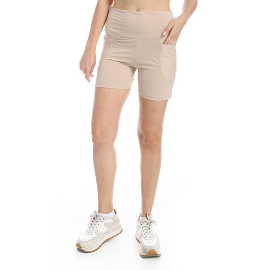 women sport short with side pockets-شورت رياضي نسائي بجيوب مناسب لاداء التمارين 
