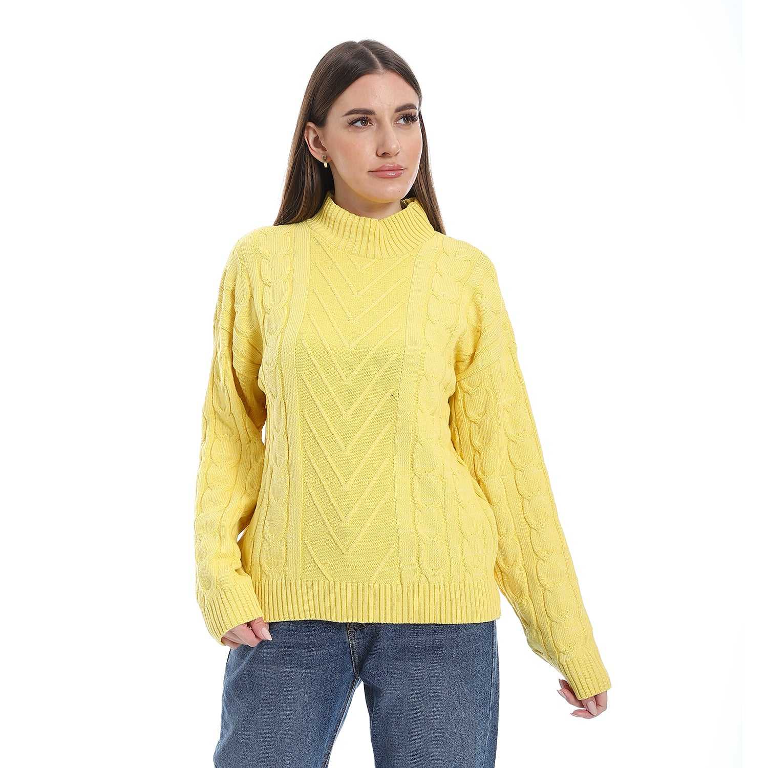 Women wool pullover with round neck