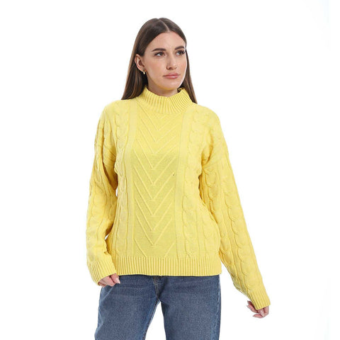 Women wool pullover with round neck