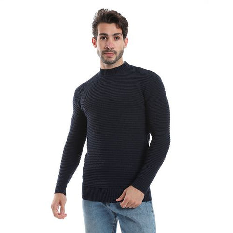 Men's wool pullover with round neck