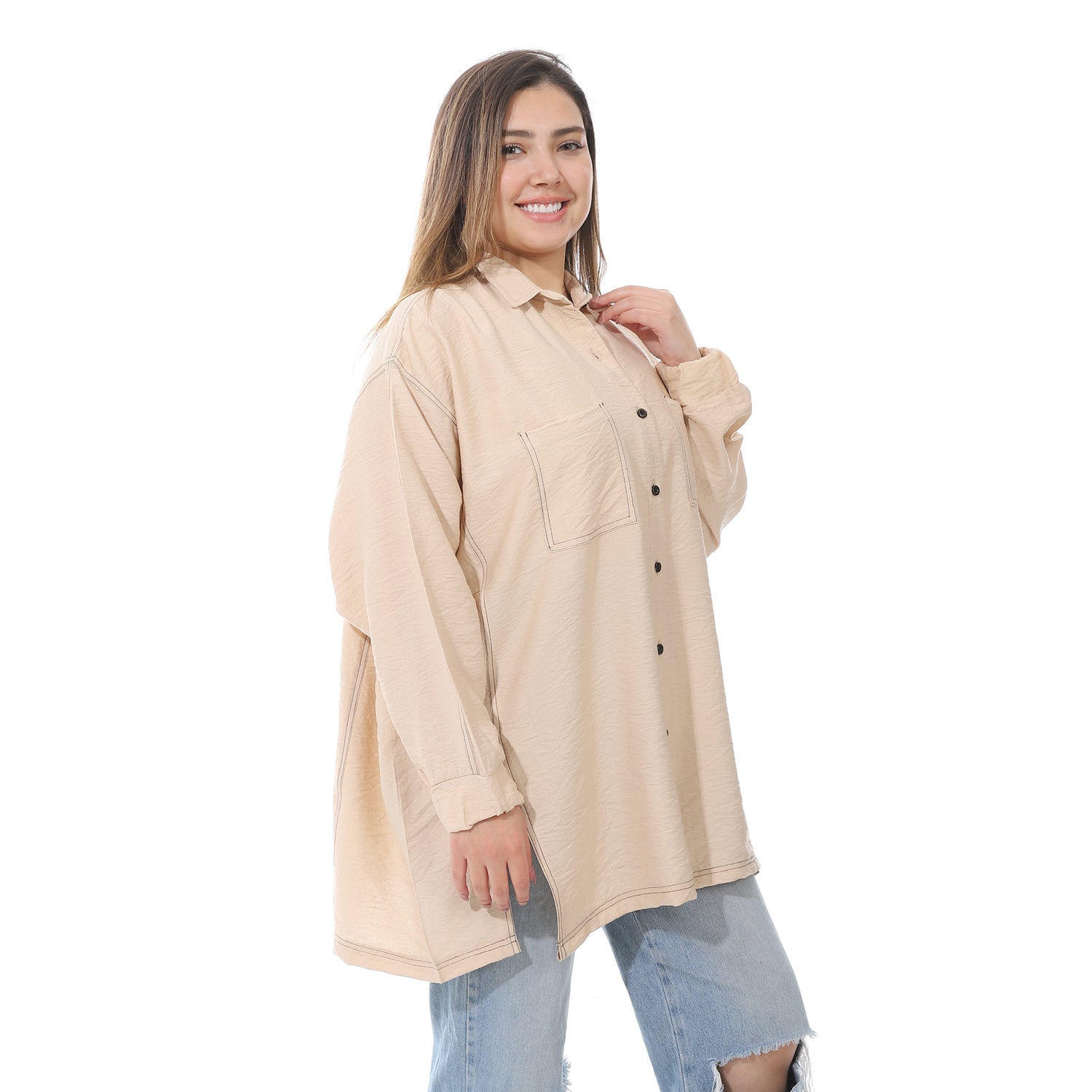 Women's linen shirt with collared neck and long sleeves from Caesar - قميص نسائي بيج واسع بجيوب اماميه من سيزر 
