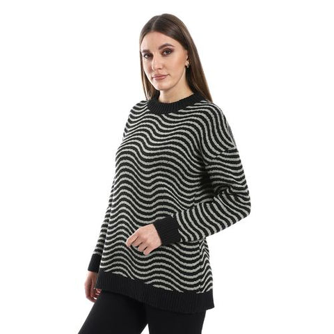 Women Wool Pullover With Round Neck