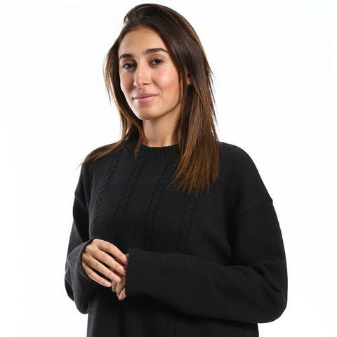 Women Wool Pullover With Round Neck