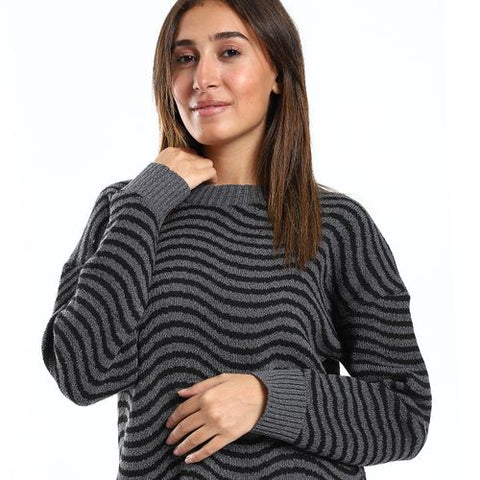 Women Wool Pullover With Round Neck