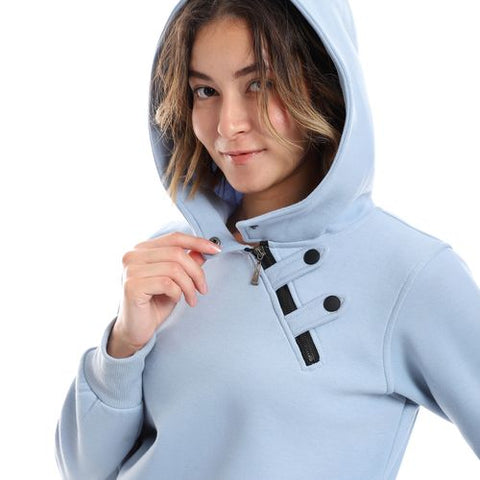 Women Closed Hoodie With Zipper and Buttons