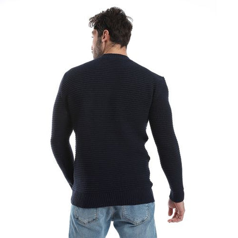 Men's wool pullover with round neck